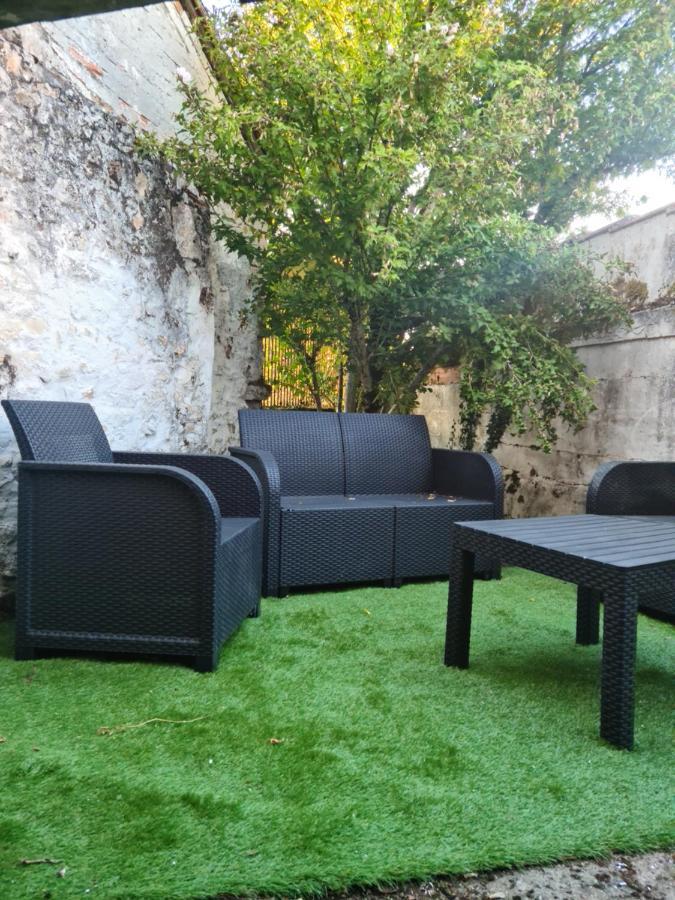 Logement Entier Situe A Taponnat Fleurignac. 외부 사진